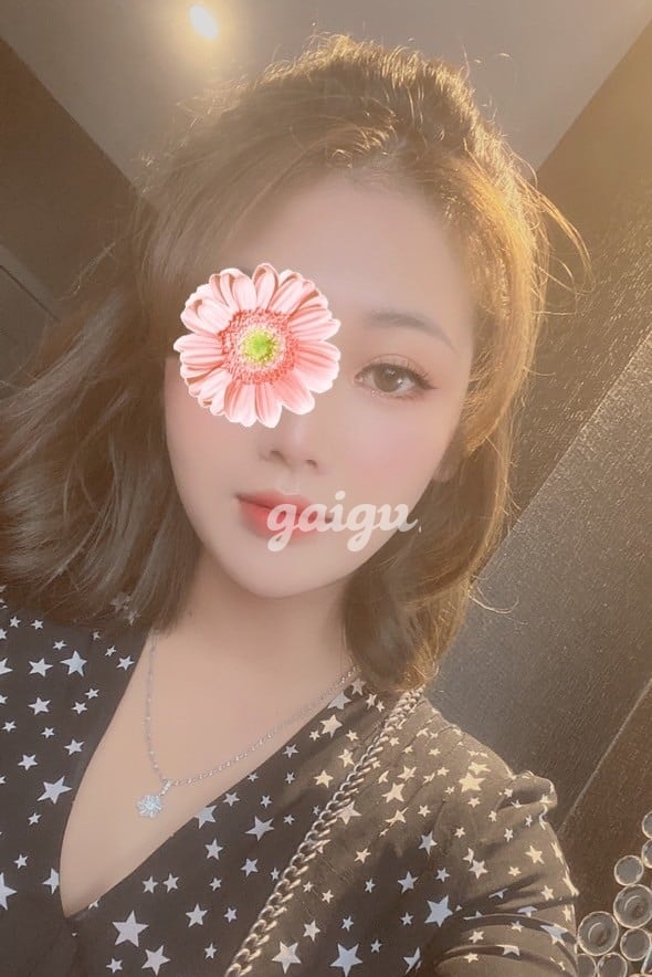 QUỲNH MAI XINH NHƯ BÚP BÊ-NGỰC NỞ-MÔNG CONG-RẤT GỢI TÌNH