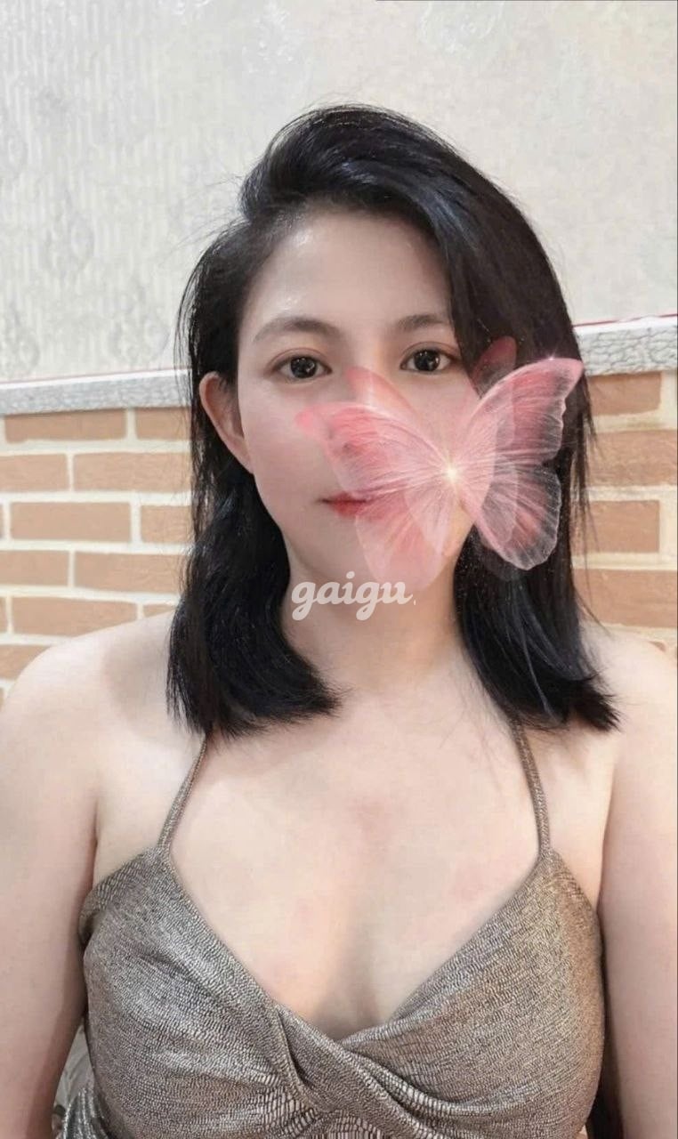 CÁT TƯỜNG XINH XẮN CỰC PHẨM LÀM TÌNH BÚ CU RẤT DÂM CHIỀU KHÁCH